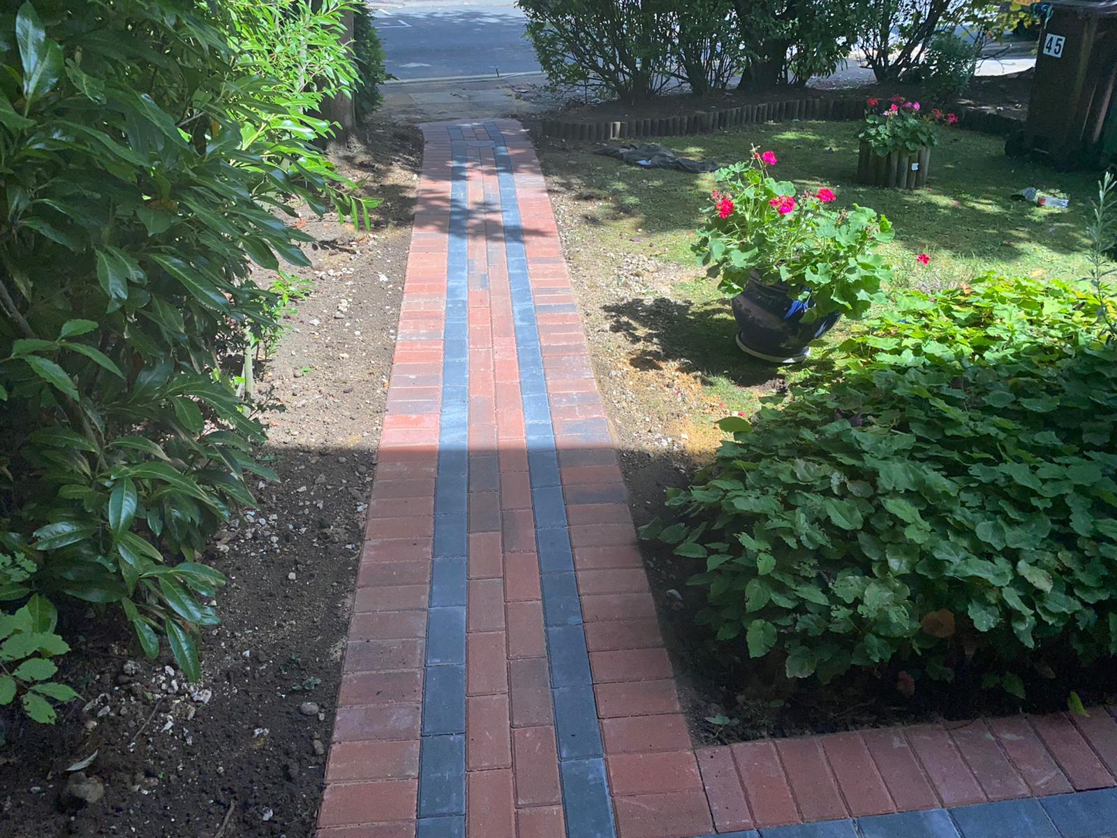 block paving pathway in brindle and charcoal