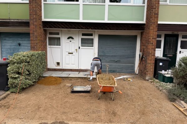 PREPARING FOR THE LAYING OF BLOCK PAVING IN ABBOTS PARK ST ALBANS PREPARING FOR THE LAYING OF BLOCK PAVING IN ABBOTS PARK ST ALBANS