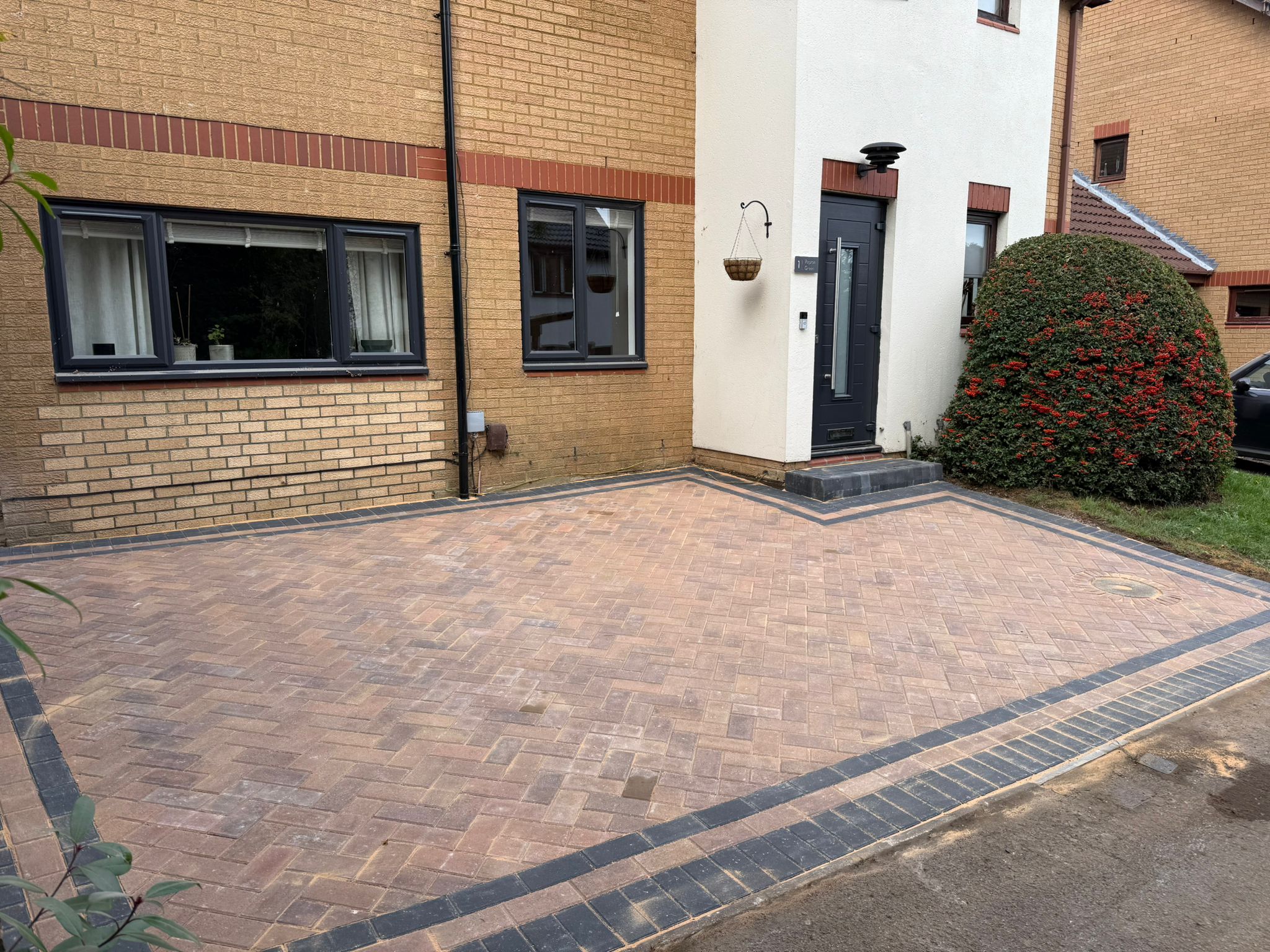 block paved driveway laid repton green st albans