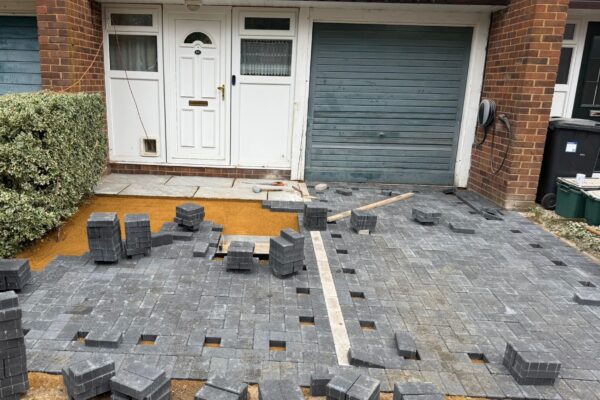 laying charcoal block paving in st albans AL1 laying charcoal block paving in st albans AL1